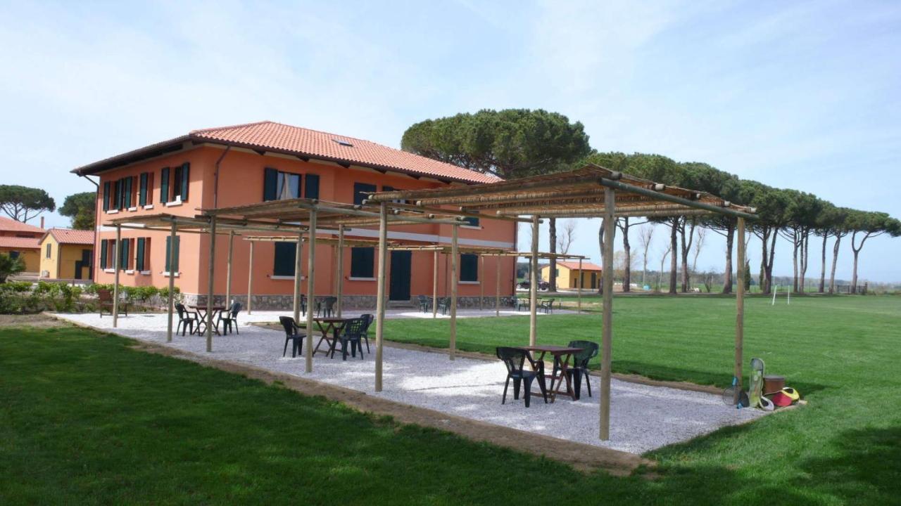 La Fattoria Di Tirrenia Lejlighedshotel Eksteriør billede