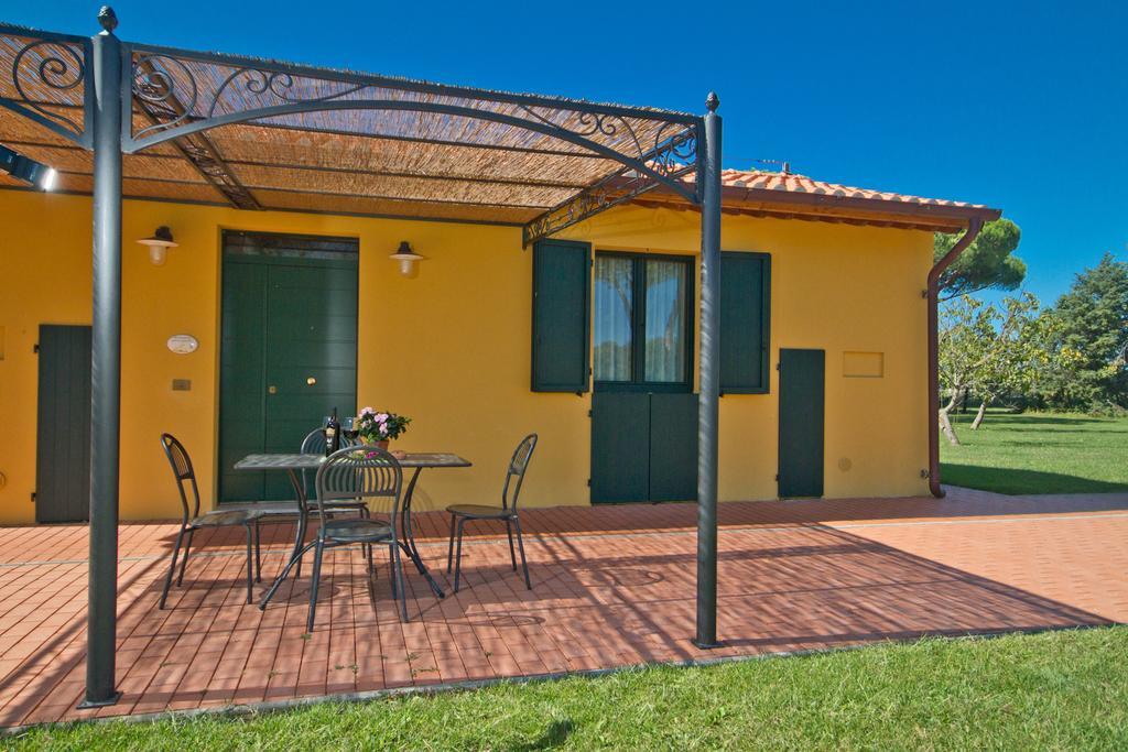 La Fattoria Di Tirrenia Lejlighedshotel Værelse billede