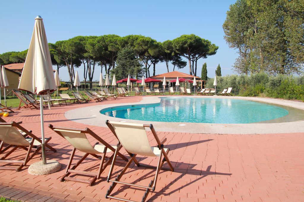 La Fattoria Di Tirrenia Lejlighedshotel Eksteriør billede