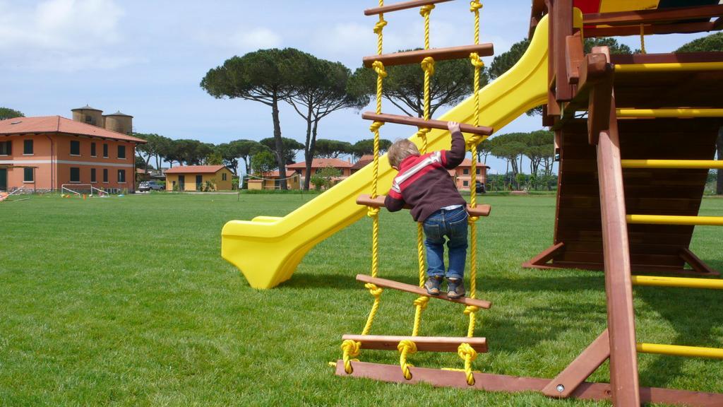 La Fattoria Di Tirrenia Lejlighedshotel Eksteriør billede