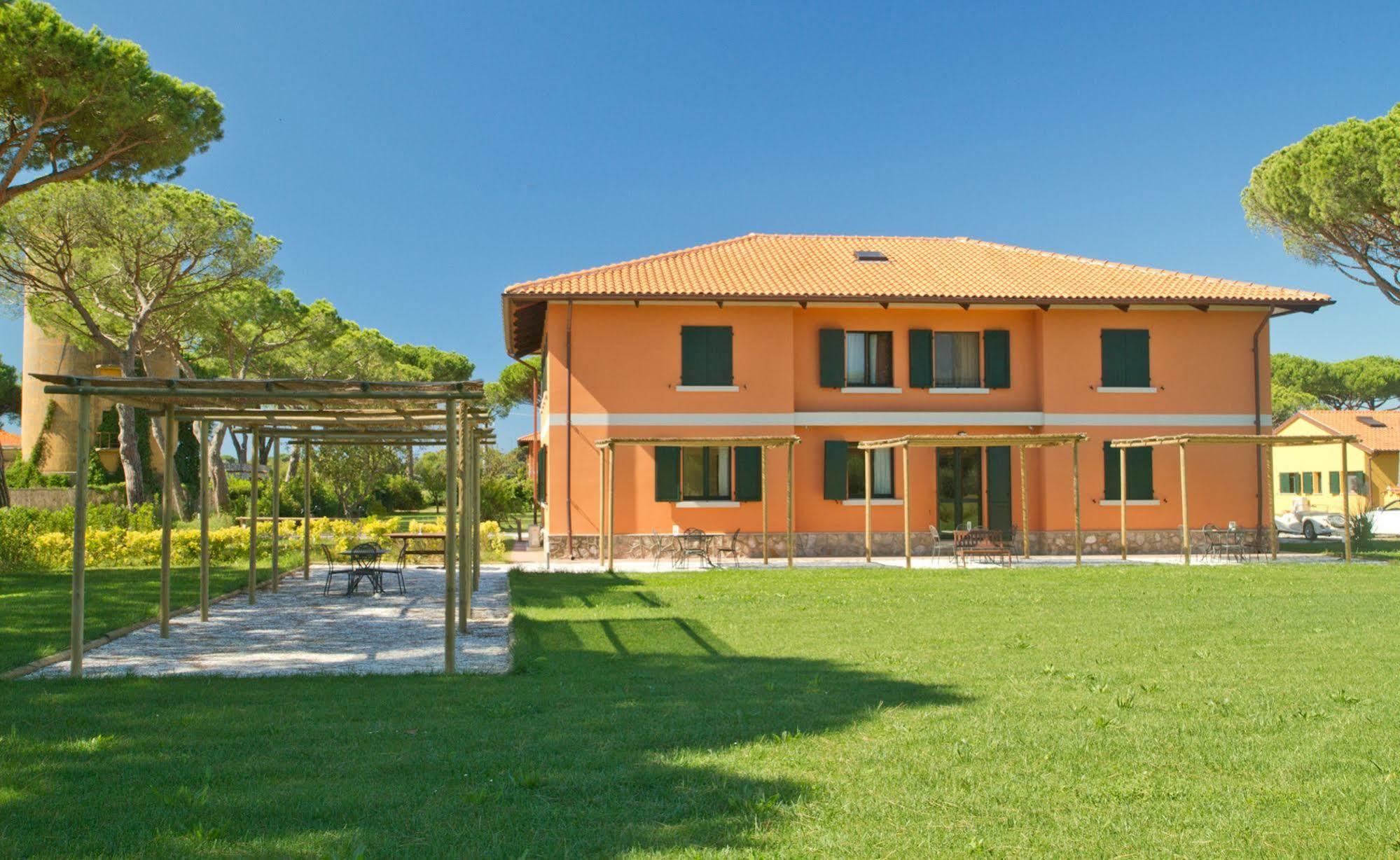 La Fattoria Di Tirrenia Lejlighedshotel Eksteriør billede