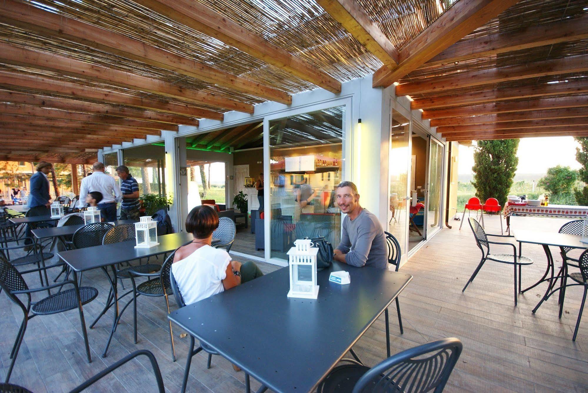 La Fattoria Di Tirrenia Lejlighedshotel Eksteriør billede