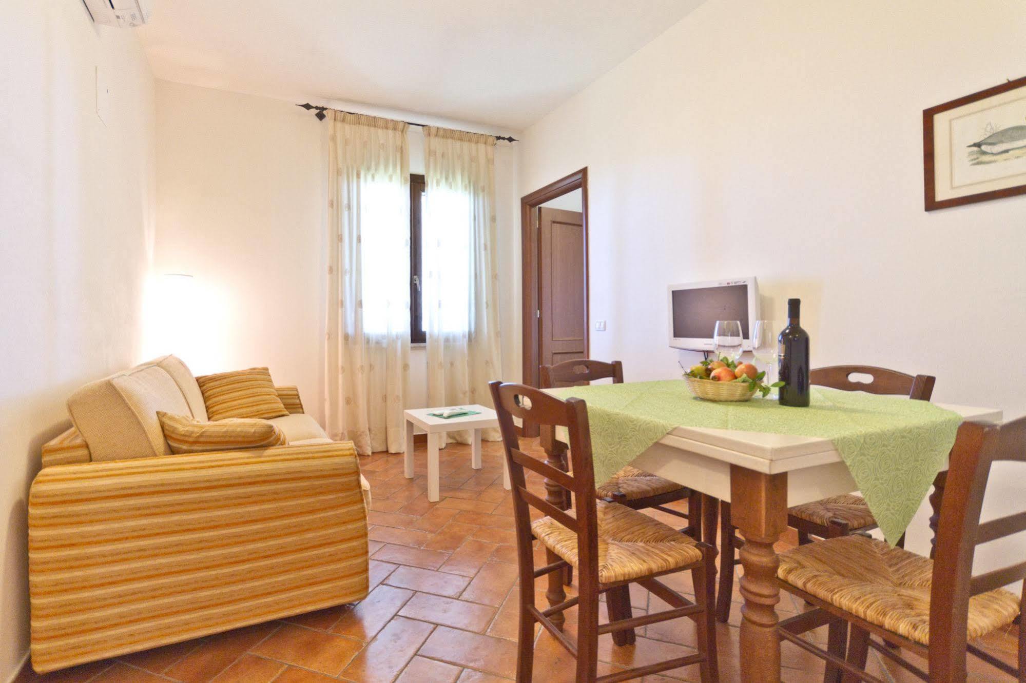 La Fattoria Di Tirrenia Lejlighedshotel Eksteriør billede