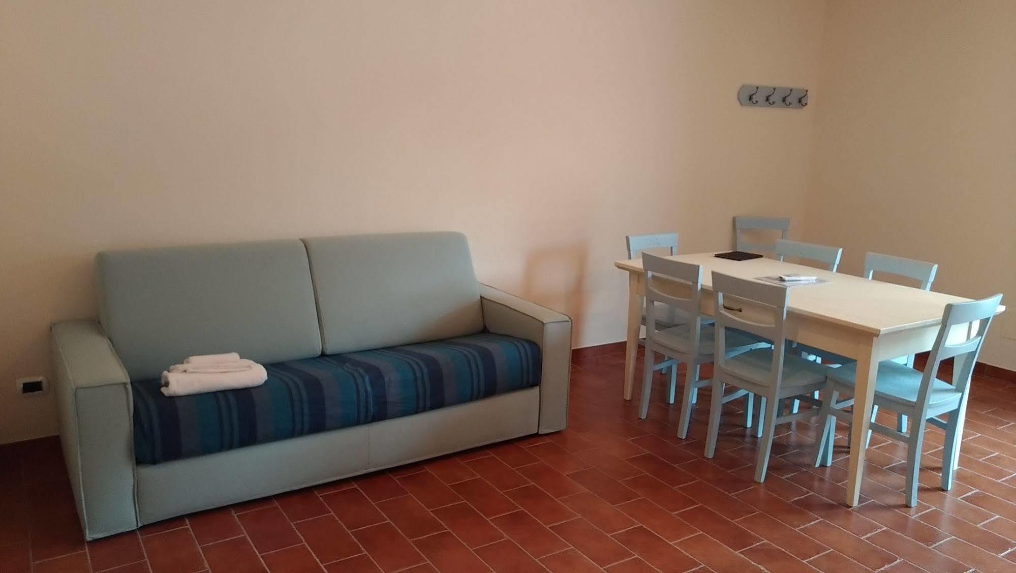 La Fattoria Di Tirrenia Lejlighedshotel Eksteriør billede